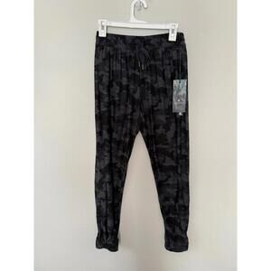 Kyodan grey camo joggers XS NWT